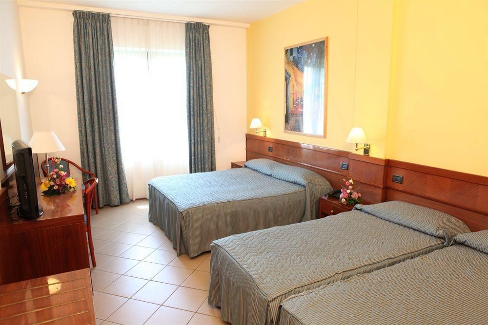 Euro Hotel Cascina Exteriör bild